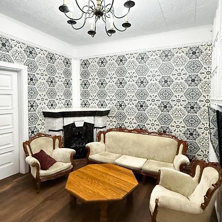 Teodora Square Apartments Площа Святого Теодора ลวีฟ ภายนอก รูปภาพ