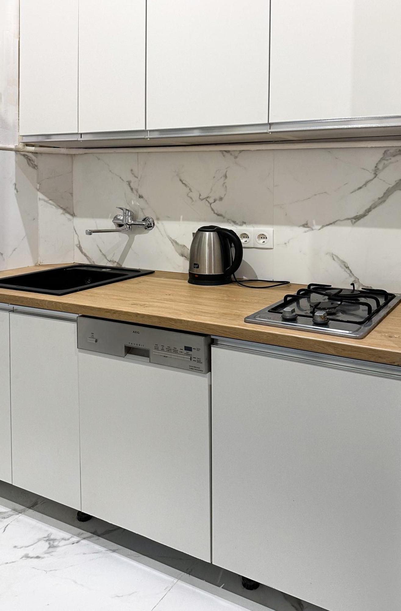 Teodora Square Apartments Площа Святого Теодора ลวีฟ ภายนอก รูปภาพ