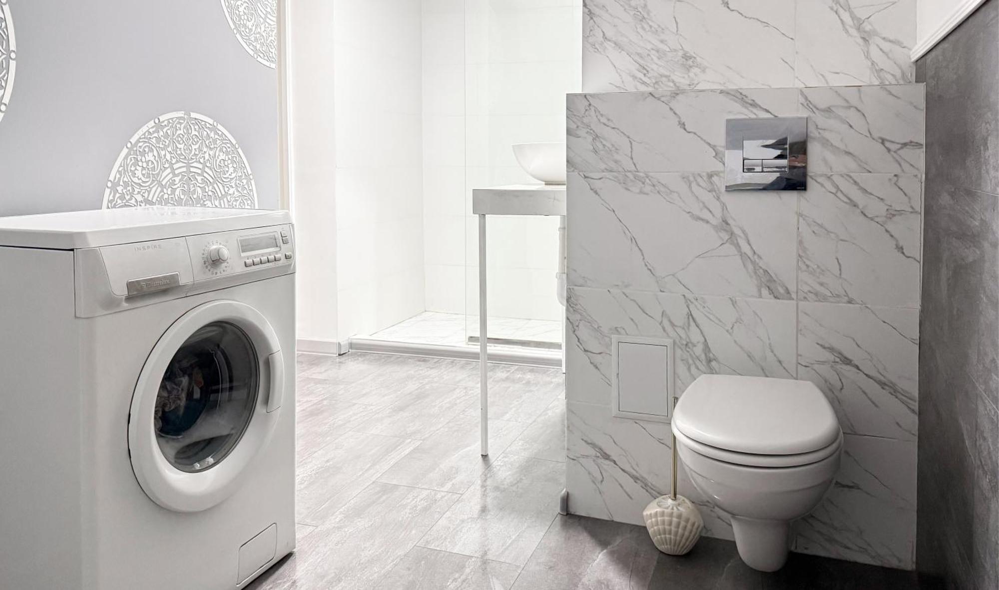 Teodora Square Apartments Площа Святого Теодора ลวีฟ ภายนอก รูปภาพ