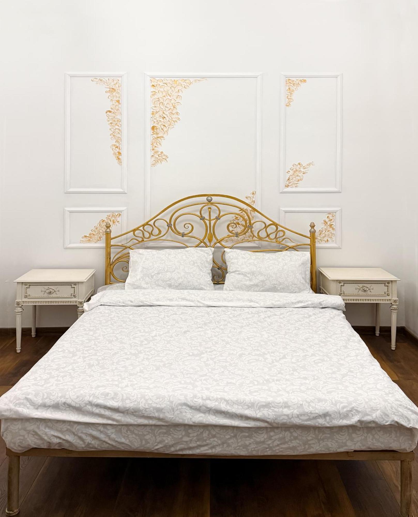 Teodora Square Apartments Площа Святого Теодора ลวีฟ ภายนอก รูปภาพ