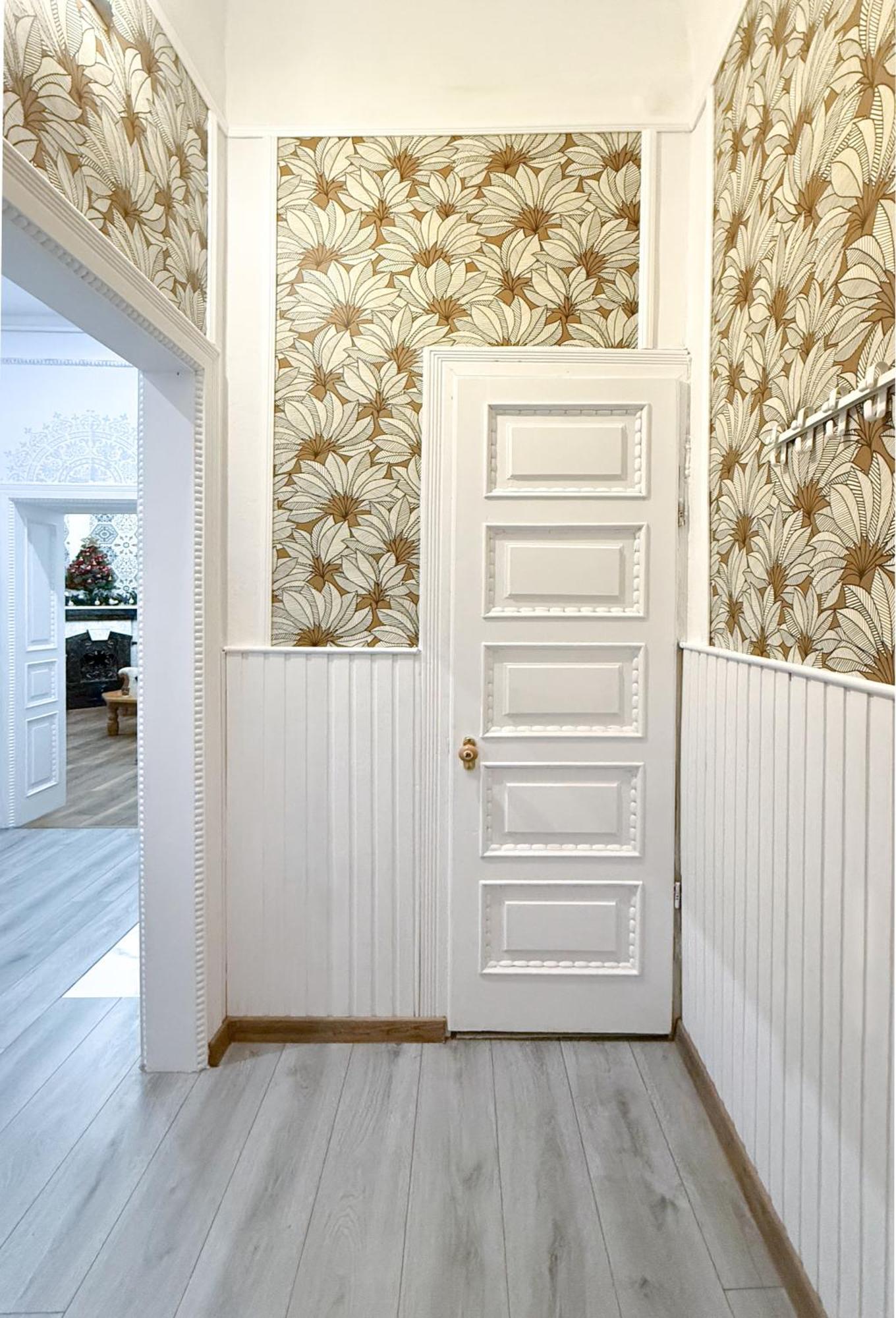 Teodora Square Apartments Площа Святого Теодора ลวีฟ ภายนอก รูปภาพ