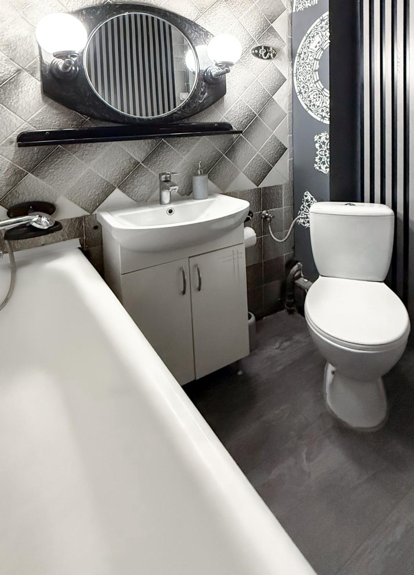 Teodora Square Apartments Площа Святого Теодора ลวีฟ ภายนอก รูปภาพ